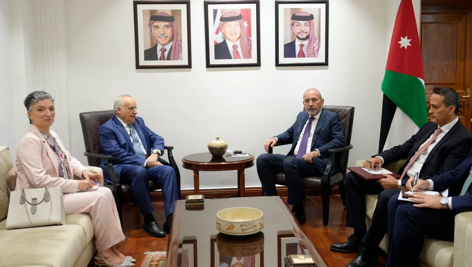 وزير الخارجية يلتقي وزير الثقافة اللبناني