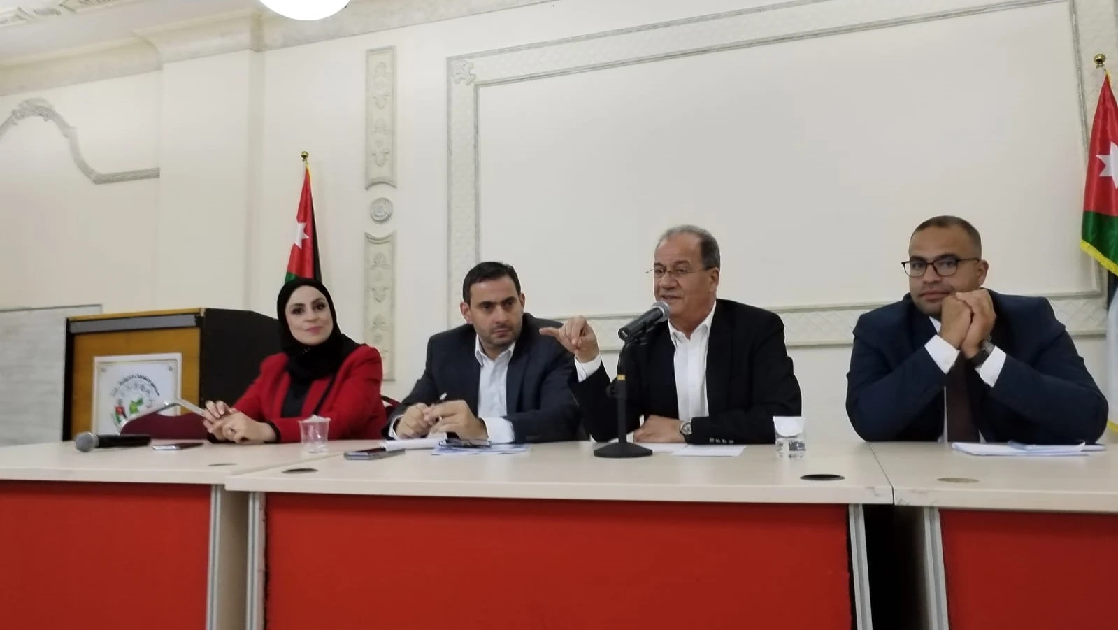 الحموري والشبول يؤكدان أهمية تطوير الشراكة الأردنية الصينية