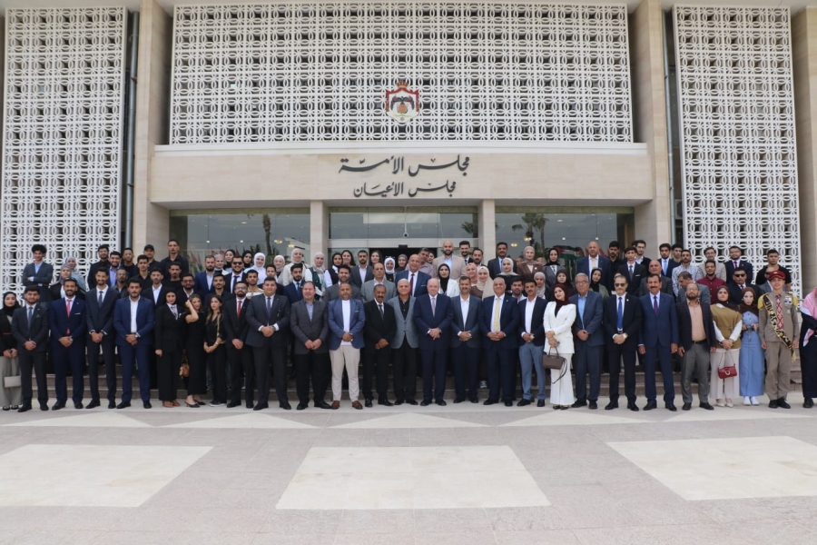 الفايز خلال لقائه هيئة الكرامة والوفاء الشبابية يدعو إلى مواجهة خطاب الكراهية الرقمي وتمكين الشباب اقتصاديًا وسياسيًا